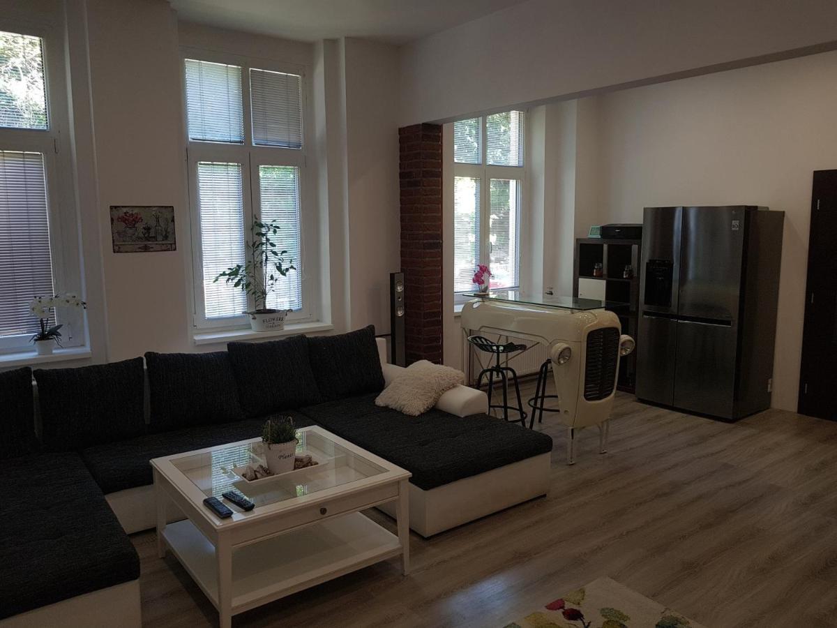 Apartman Karlovy Vary Apartment Exterior foto